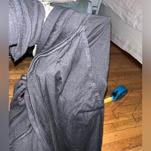 Three Dot Light weight black slouchy joggers - Picture 15 of 15